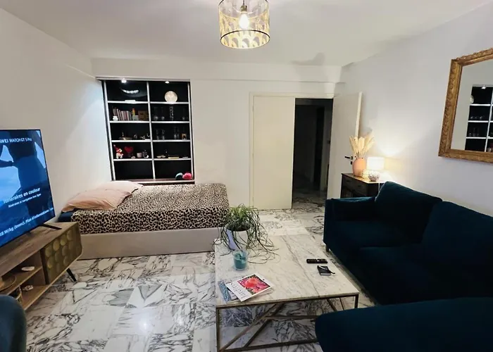John Homestay Room In Nice